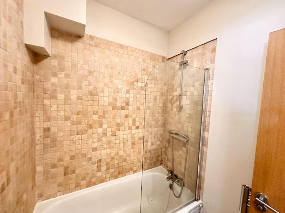 2 Bedroom Apartment In Se13 London Ngoại thất bức ảnh